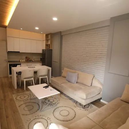 Elio Apartment *